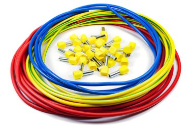 Kablosu ile güç tel beyaz bir arka plan terminalde sona