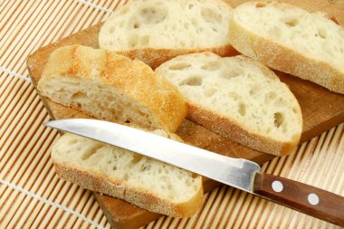 Bir tablo üzerinde Fransız baget