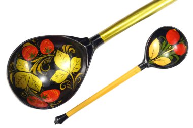 Beyaz arka plan üzerinde izole işlemeli eski tahta kaşığı