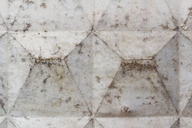 Gri beton duvar doku zarar görmüş ve tırmalamak yüzey ile. Arka plan