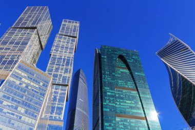 Moscow, Rusya Federasyonu - 14 Nisan 2018: Moscow city mavi gökyüzü arka plan üzerinde gökdelenler Uluslararası İş Merkezi