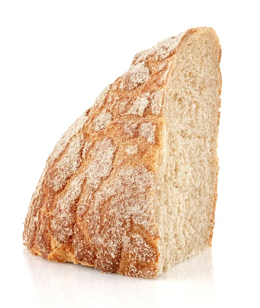 Κομμάτι Ψωμί Σίκαλης Απομονωμένο Λευκό Φόντο Αντανάκλαση Γυαλιστερή Επιφάνεια — Φωτογραφία Αρχείου