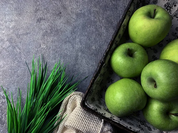 Juicy Green Apples Loft Background — Stock Photo, Image