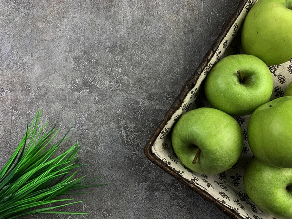 Juicy Green Apples Loft Background — Stock Photo, Image