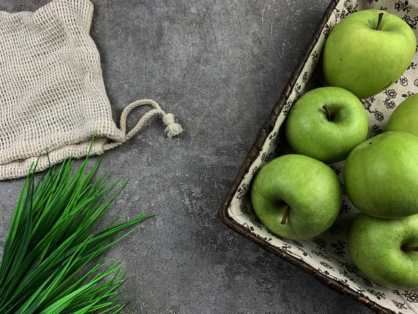 Juicy Green Apples Loft Background — Stock Photo, Image