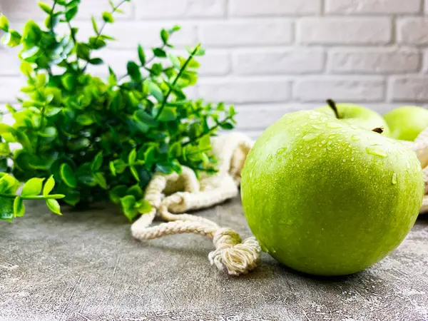 Juicy Green Apples Loft Background — Stock Photo, Image