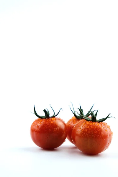 Pequenos Tomates Cereja Fundo Branco — Fotografia de Stock