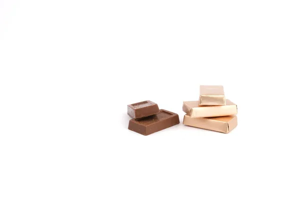チョコレート 白い背景のチョコレート — ストック写真