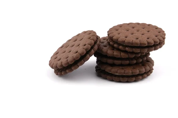 Galletas Sándwich Crema Chocolate Con Relleno Crema Sobre Fondo Blanco — Foto de Stock