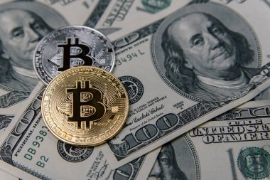 Bitcoin altın ve gümüş Doları banknot paraları bize. Elektronik para yatırım. Cryptocurrency iş kavramı.
