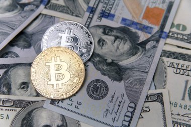 Bitcoin altın ve gümüş Doları banknot paraları bize. Elektronik para yatırım. Cryptocurrency iş kavramı.