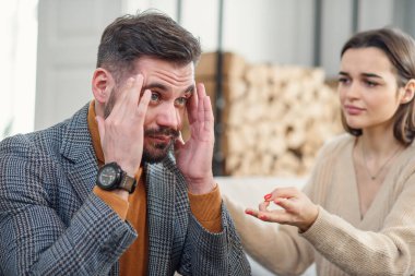 Evde kavga üstüne kavga.