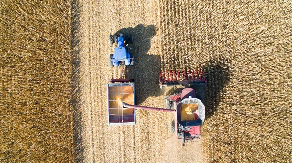 Aerial Photo of Harvesting Corn with Combine — Stock Photo, Image