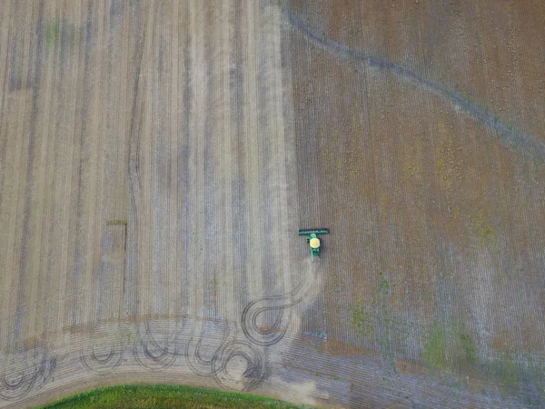 Aerial View of a Combine Harvesting Soybeans — Stock Photo, Image
