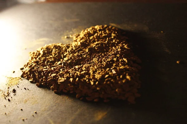 Kahve doku 2 siyah zemin üzerine bir avuç