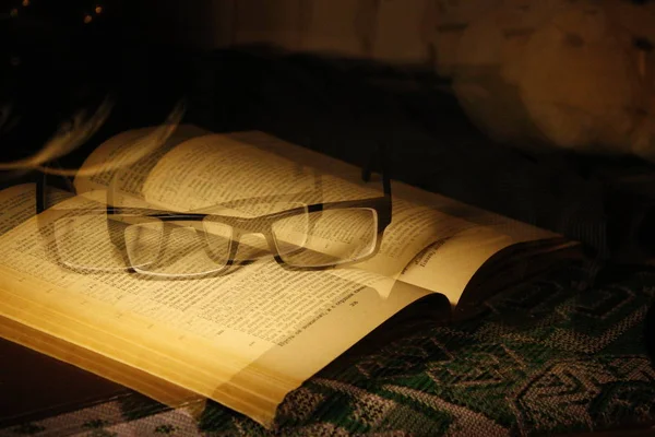 Eski kitap 2 gözlük