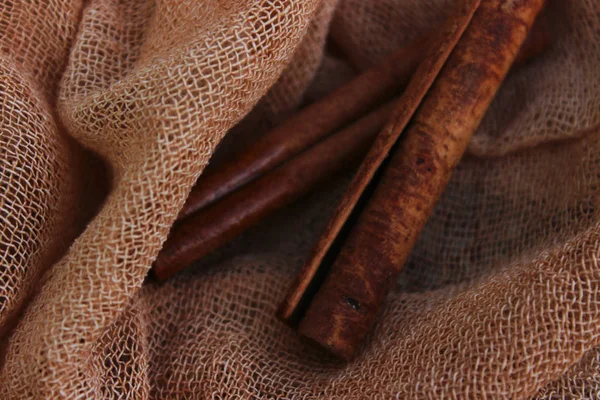 Tarçın, Kahvaltı, çuval bezi, kahverengi