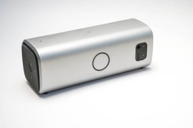 Beyaz arka plan ile izole Bluetooth kablosuz hoparlör