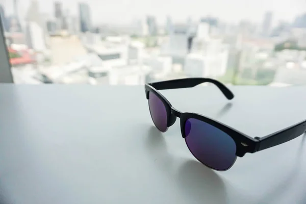 Göz koruması tatil için modern erkek güneş gözlüğü — Stok fotoğraf