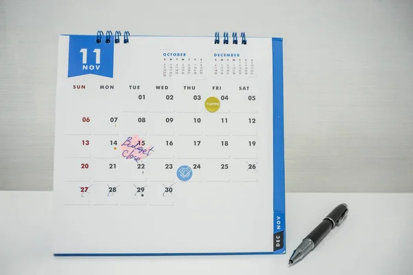 Απομονωμένη ημερολόγιο Νοεμβρίου με συνάντηση, την κατάρτιση και την προθεσμία του προϋπολογισμού — Φωτογραφία Αρχείου