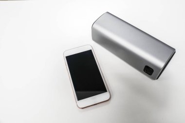 izole smartphone bağlamak ile müzik için bluetooth taşınabilir sözcü