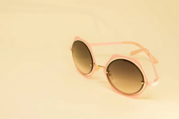 Isolierte Frauen Niedliche Sonnenbrille Sepia — Stockfoto