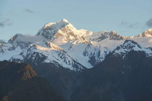 Close Snow Mountain Peak — Stock Photo, Image