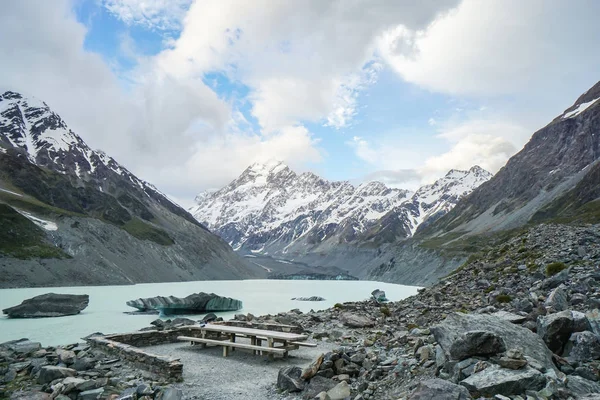 Toppen Isberg Med Flytande Ices Blå Sjön Mount Cook Nya — Stockfoto