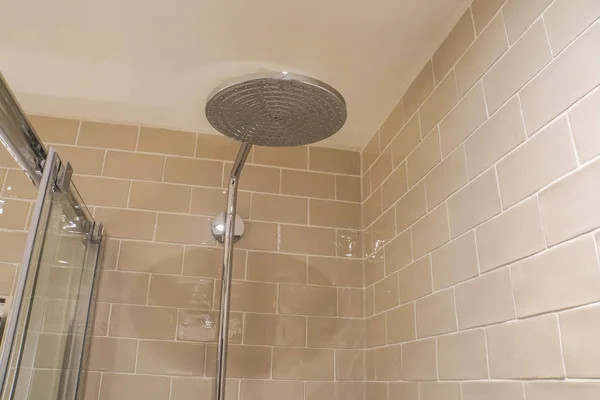 Menutup Shower Menggantung Dinding Kamar Mandi — Stok Foto