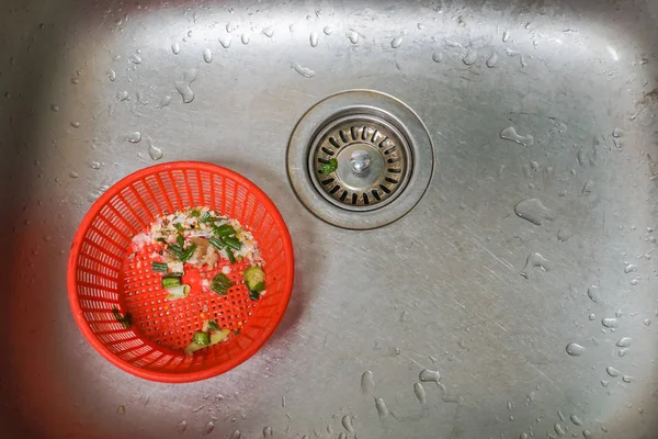 Cerrar Fregadero Cocina Con Tamiz Alimentos Evitar Bloqueos Drenaje — Foto de Stock