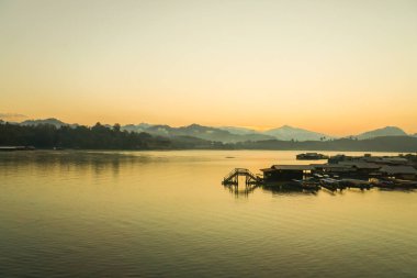 Sangklaburi, Kanchaburi Tayland sunrise residence yüzen peyzaj