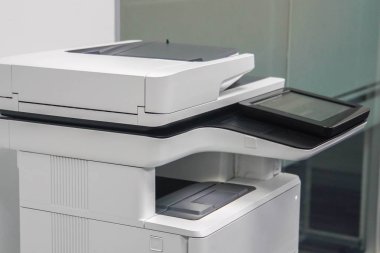 çok fonksiyonlu yazıcı baskı ve iş siyah ve renkli yönünde taranırken kullanmak için Office kapatın