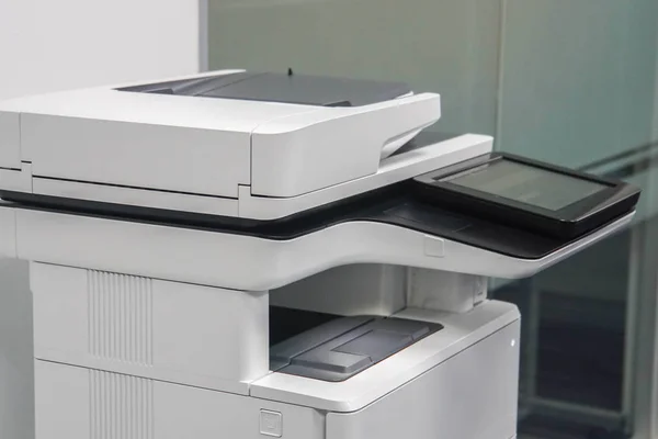 Cerrar Impresora Multifuncional Oficina Para Uso Impresión Escaneo Documentos Comerciales —  Fotos de Stock
