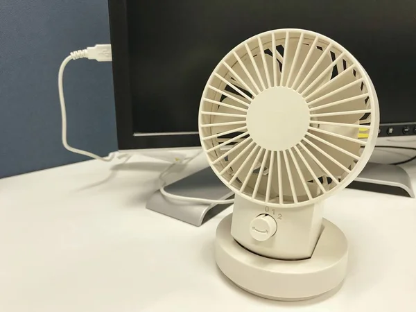 Close White Cute Portable Usb Fan Connect Computer Office — Stock Photo, Image