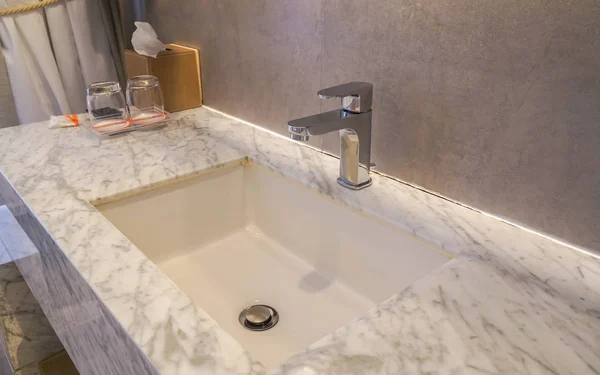 Faucet Luxury Marble Washbasin Hotel Bathroom — Stock Photo, Image