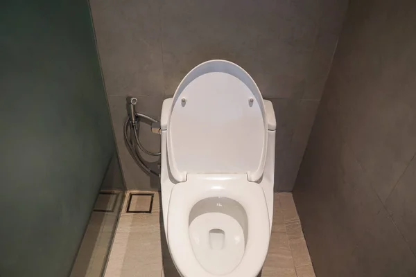 Top View Clean White Ceramic Toilet Bowl Luxury Hotel — стоковое фото