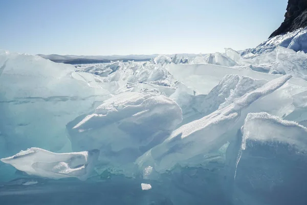 Gruesa Hoja Iceberg Grieta Lago Baikal Invierno —  Fotos de Stock