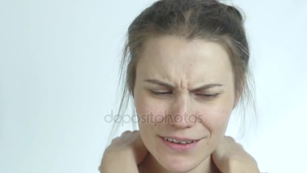 The Girl Without Makeup. the Girl Has a Sore Neck. She Feels Pain in the Neck and Rubs Her Hands. — Stock Video