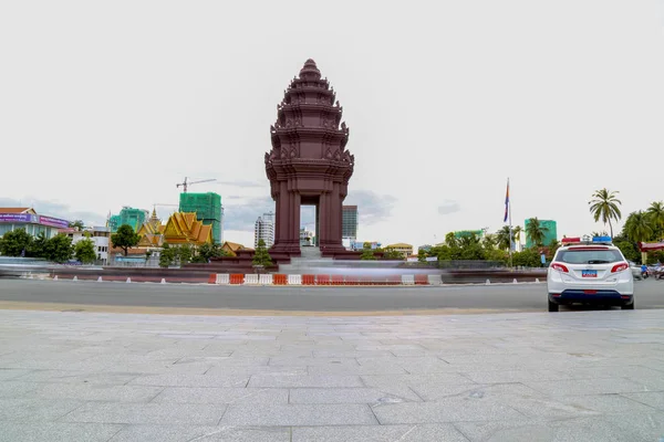 Monumento a la Independencia en Phnom Penh —  Fotos de Stock