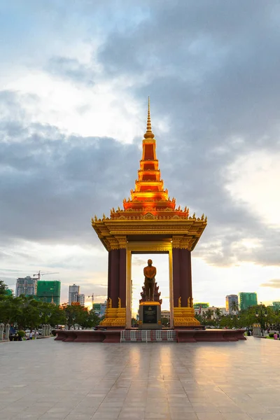 Norodom Sihanouk statue