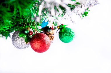 Kırmızı ve gümüş Noel top