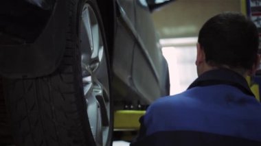 mekanik bir çark değiştirme