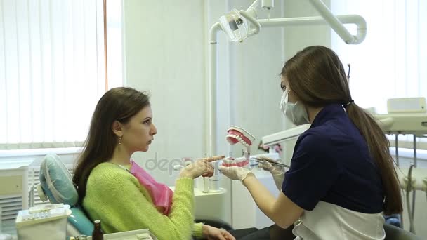 Close-up of a teeth treatment at the dentistry — Stock Video