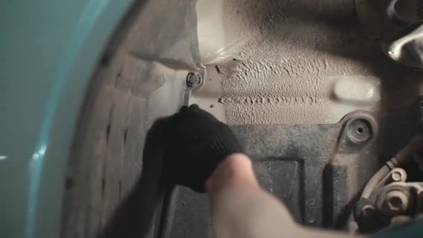 Механический ремонт автомобиля — стоковое видео