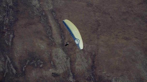 Paraglider กําลังบิน — วีดีโอสต็อก