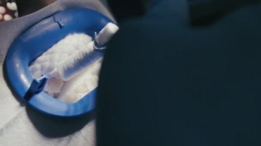 Güzel kız diş beyazlatma