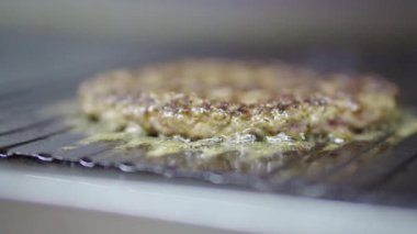 Burger pirzola pişirme