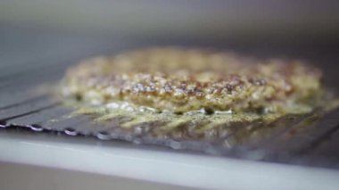 Burger pirzola pişirme