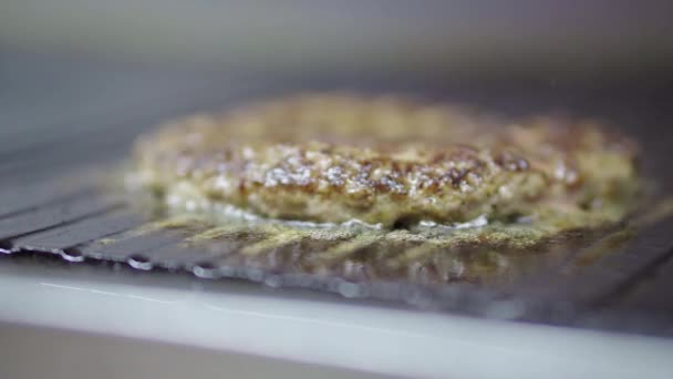 ハンバーガーのカツレツを調理 — ストック動画