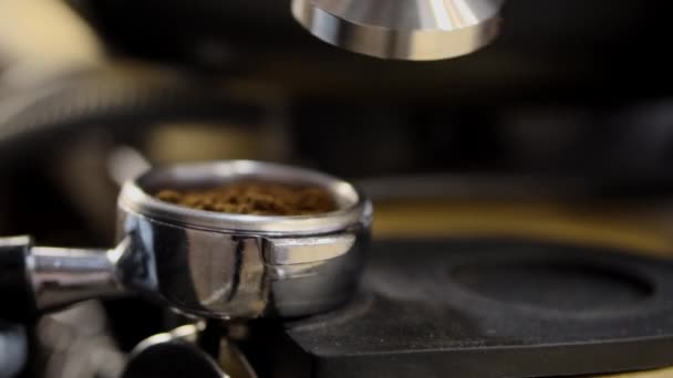 Barista makes cappuccino close-up HD — Stock Video